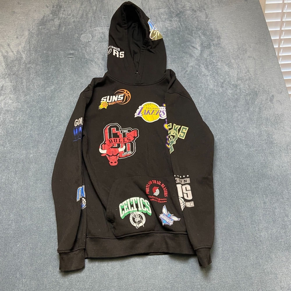 Ultra Game NBA Pullover Hoodie Mens Medium Black All-Over Graphic Print Sports